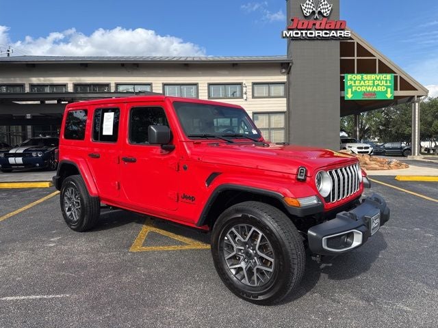 2025 Jeep Wrangler Sahara's photo