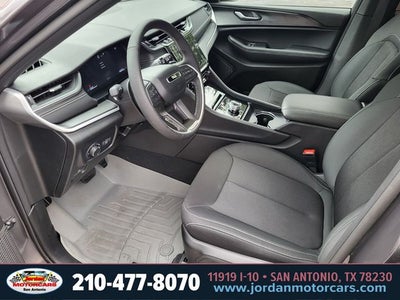 2025 Jeep Grand Cherokee Laredo X 4x2