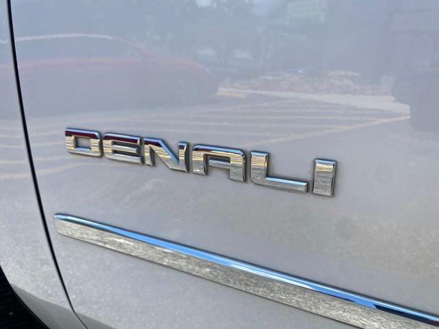 2019 GMC Yukon Denali Ultimate Package