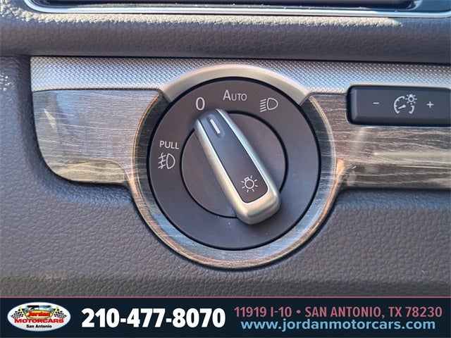 2018 Volkswagen Passat 2.0T SE w/Technology