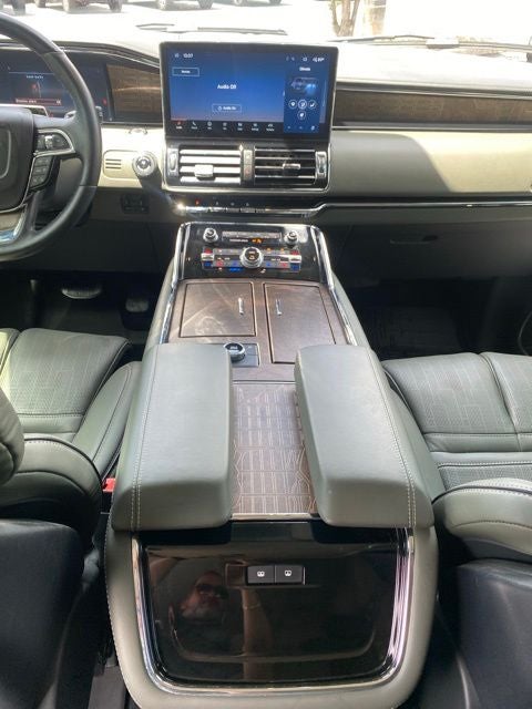 2023 Lincoln Navigator Black Label