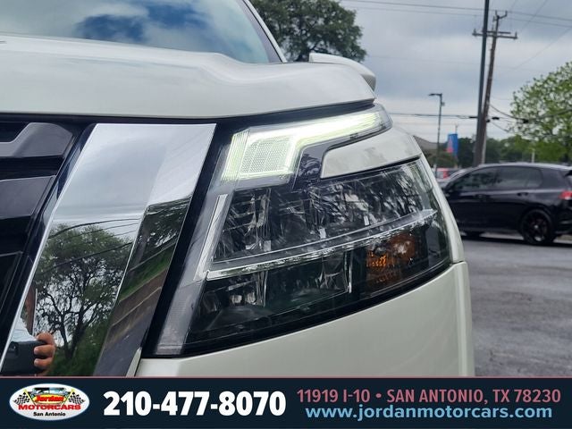 2023 Nissan Pathfinder SL