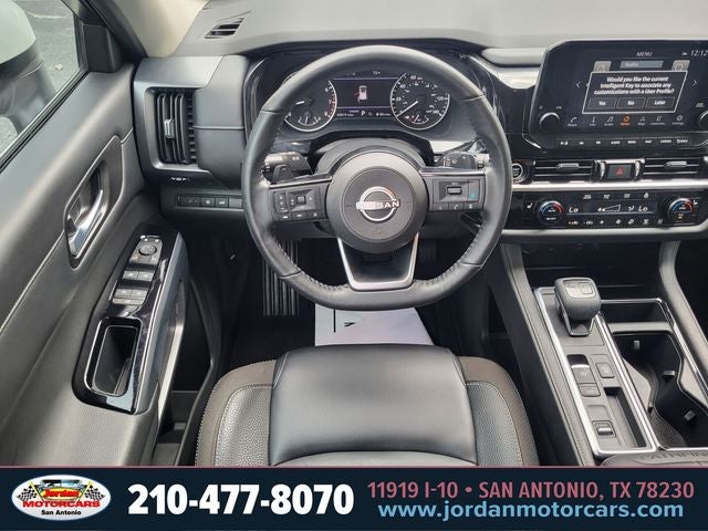 2023 Nissan Pathfinder SL