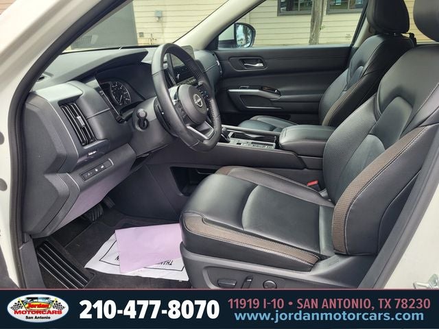 2023 Nissan Pathfinder SL