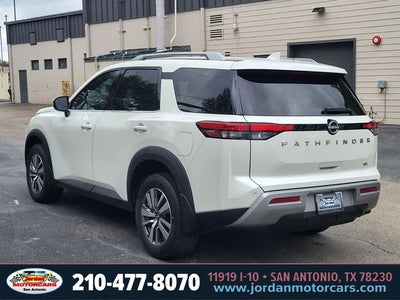 2023 Nissan Pathfinder SL