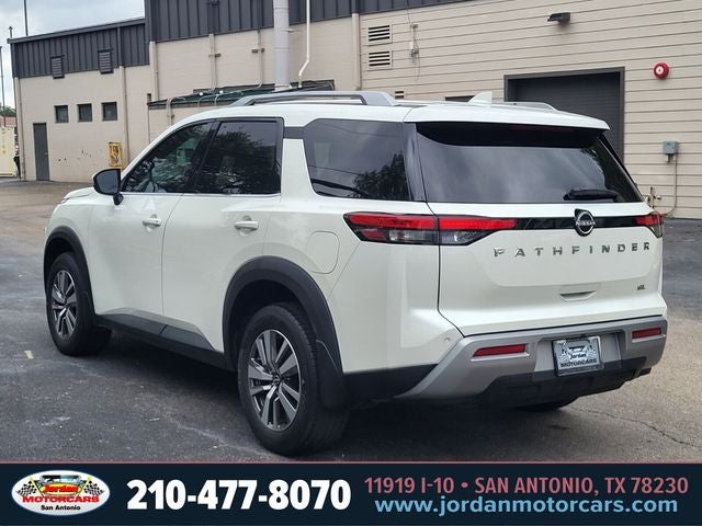 2023 Nissan Pathfinder SL