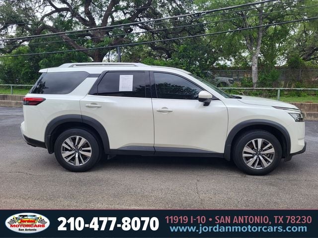 2023 Nissan Pathfinder SL