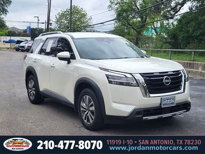 2023 Nissan Pathfinder SL