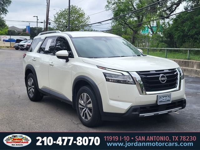2023 Nissan Pathfinder SL