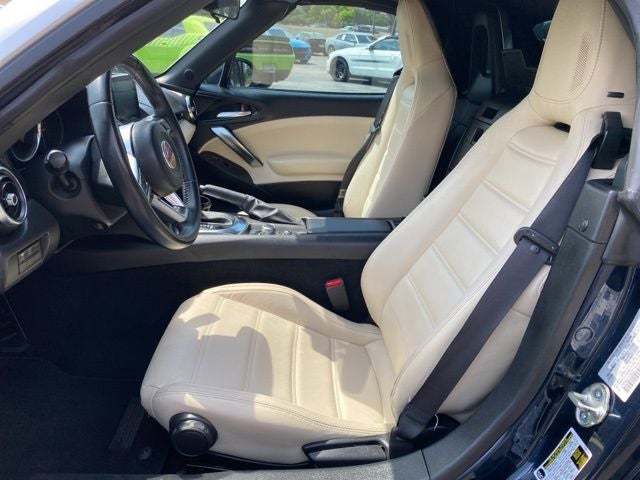 2018 FIAT 124 Spider Lusso Red Top Edition