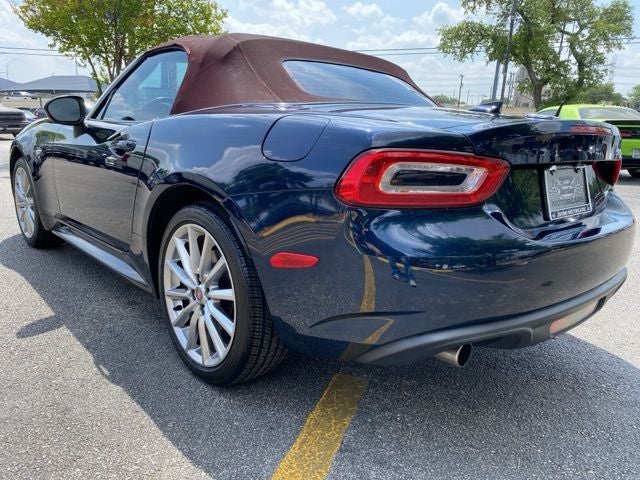 2018 FIAT 124 Spider Lusso Red Top Edition
